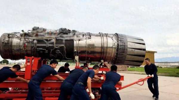 炒股配资股票 央视亲自曝光，十几人推着歼-16发动机出镜，新太行早已脱胎换骨